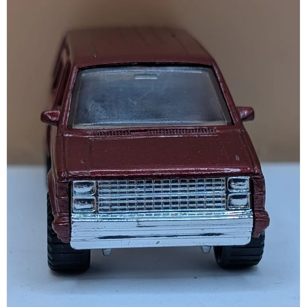 Matchbox 1984 Dodge Caravan Burgundy Diecast Car Made in England Original Box